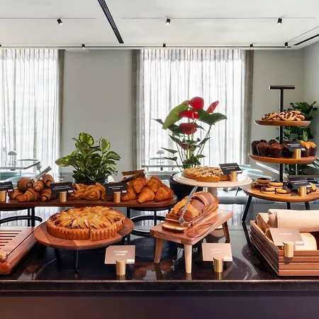 Radisson Collection Hotel, Antica Rom