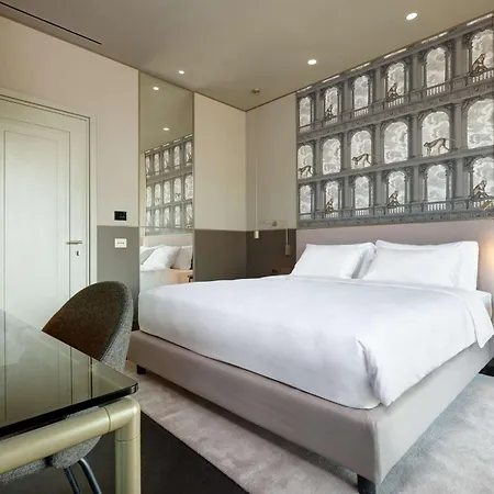 Radisson Collection Hotel, Antica Hotell 5*